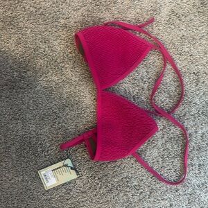JOLYN NWT Triangle Smocked Bikini Top- Dragon Fruit. Large